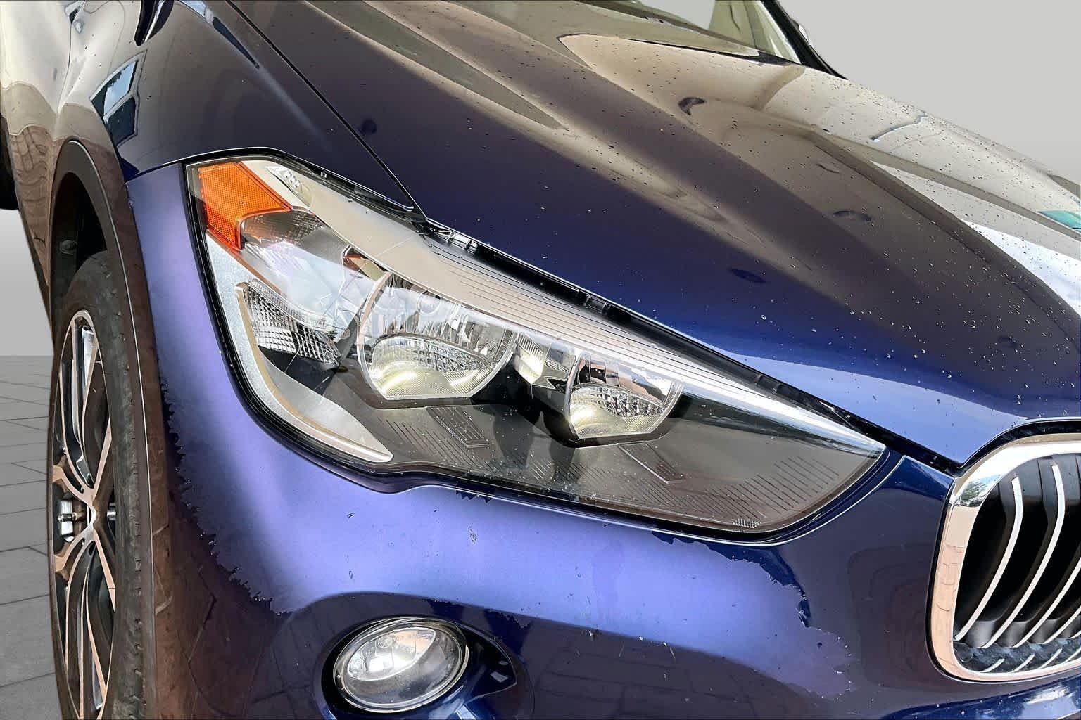 Used 2018 Mediterranean Blue Metallic BMW xDrive28i image 26