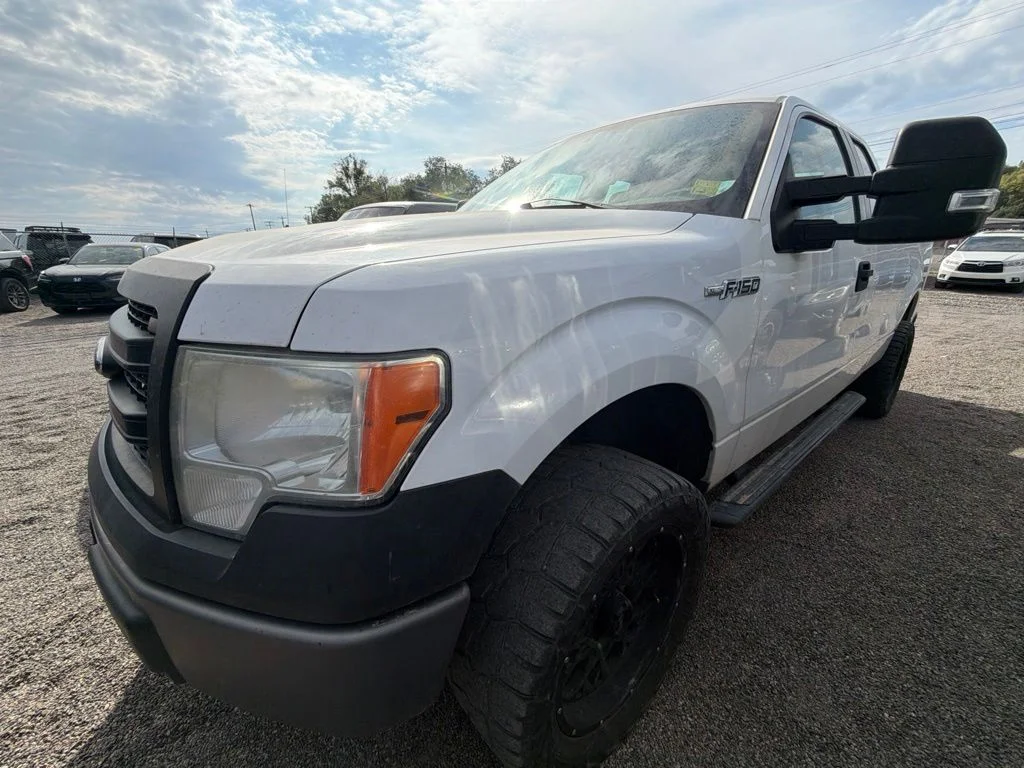 Used 2013 White Ford XL image 6
