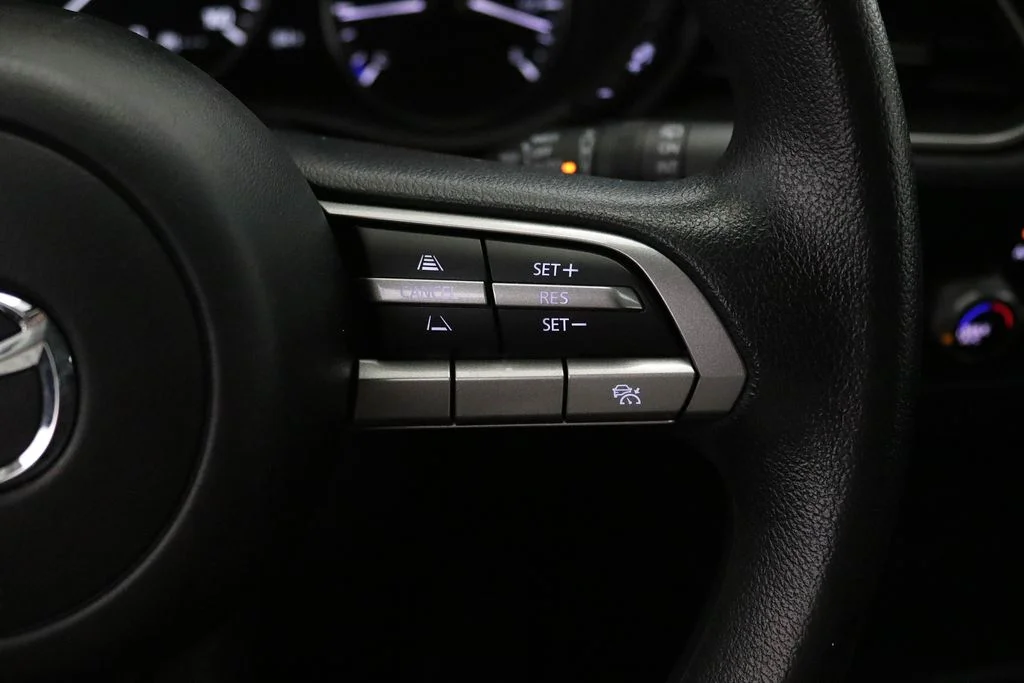 Used 2021 White Mazda 2.5 S image 18