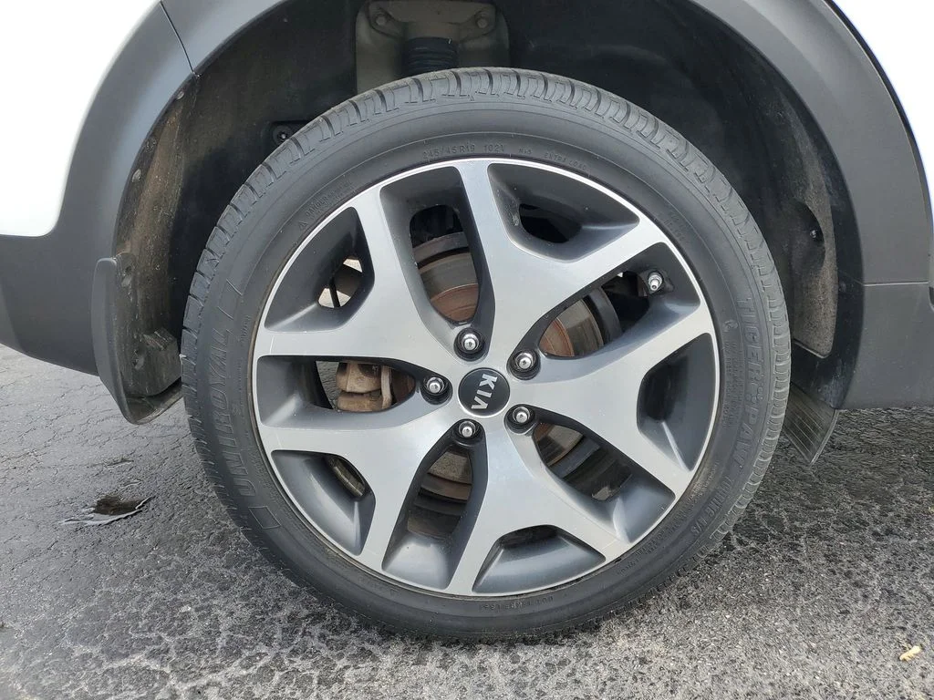 Used 2018 White Kia SX image 5