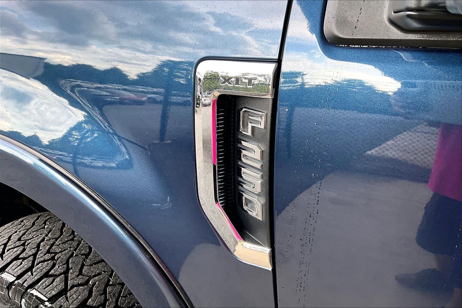 Used 2017 Blue Jeans Ford XLT image 10