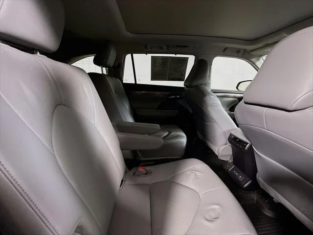 Certified Used 2025 CELESTIAL SILVER Toyota  image 29