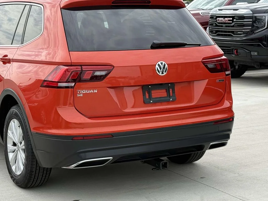 Used 2019 Orange Volkswagen 2.0T SE image 10