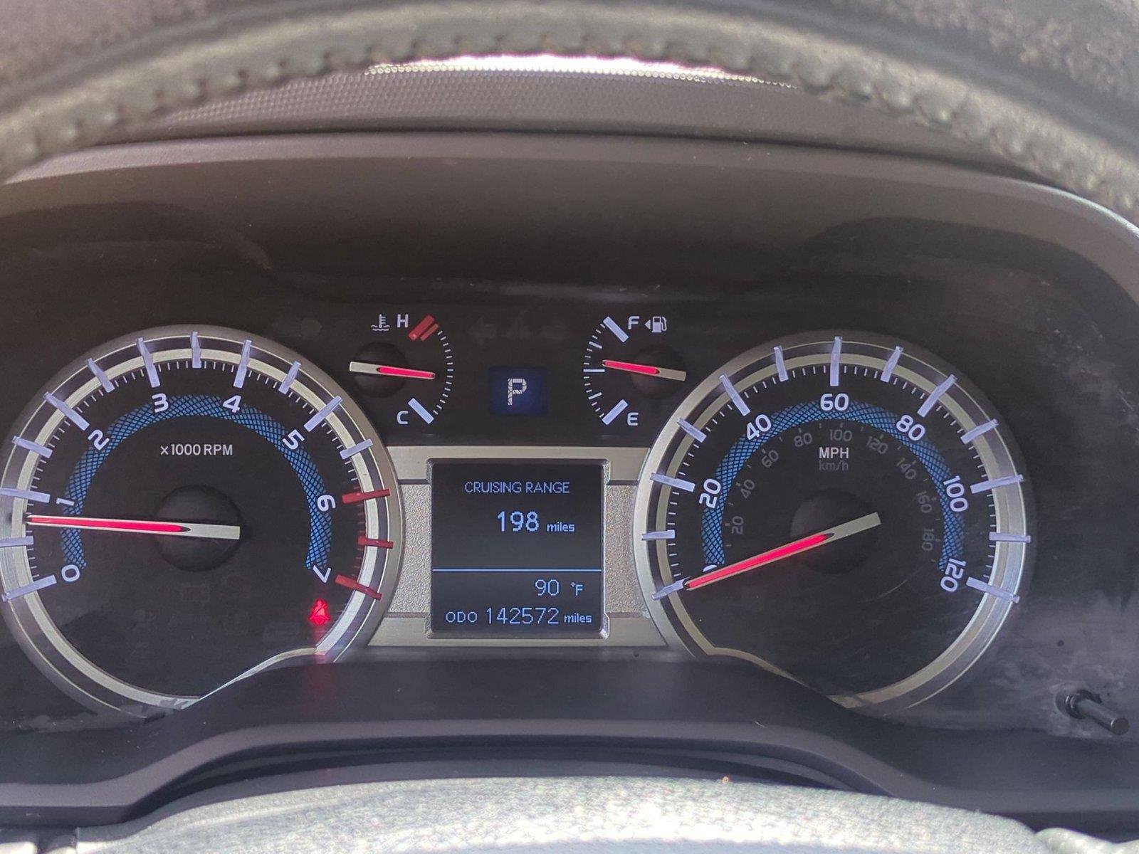 Used 2017 Super White Toyota SR5 image 21
