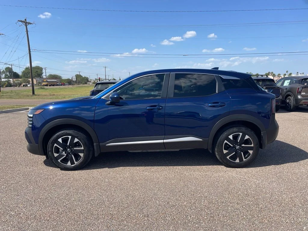 Used 2025 Blue Nissan SV image 4