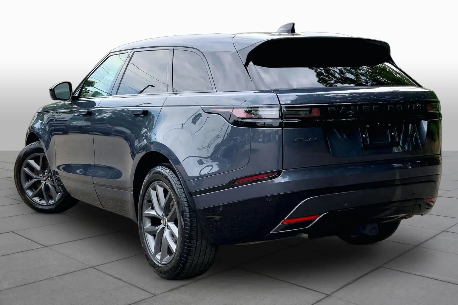 Used 2026 Varesine Blue Metallic Land Rover Dynamic SE image 12