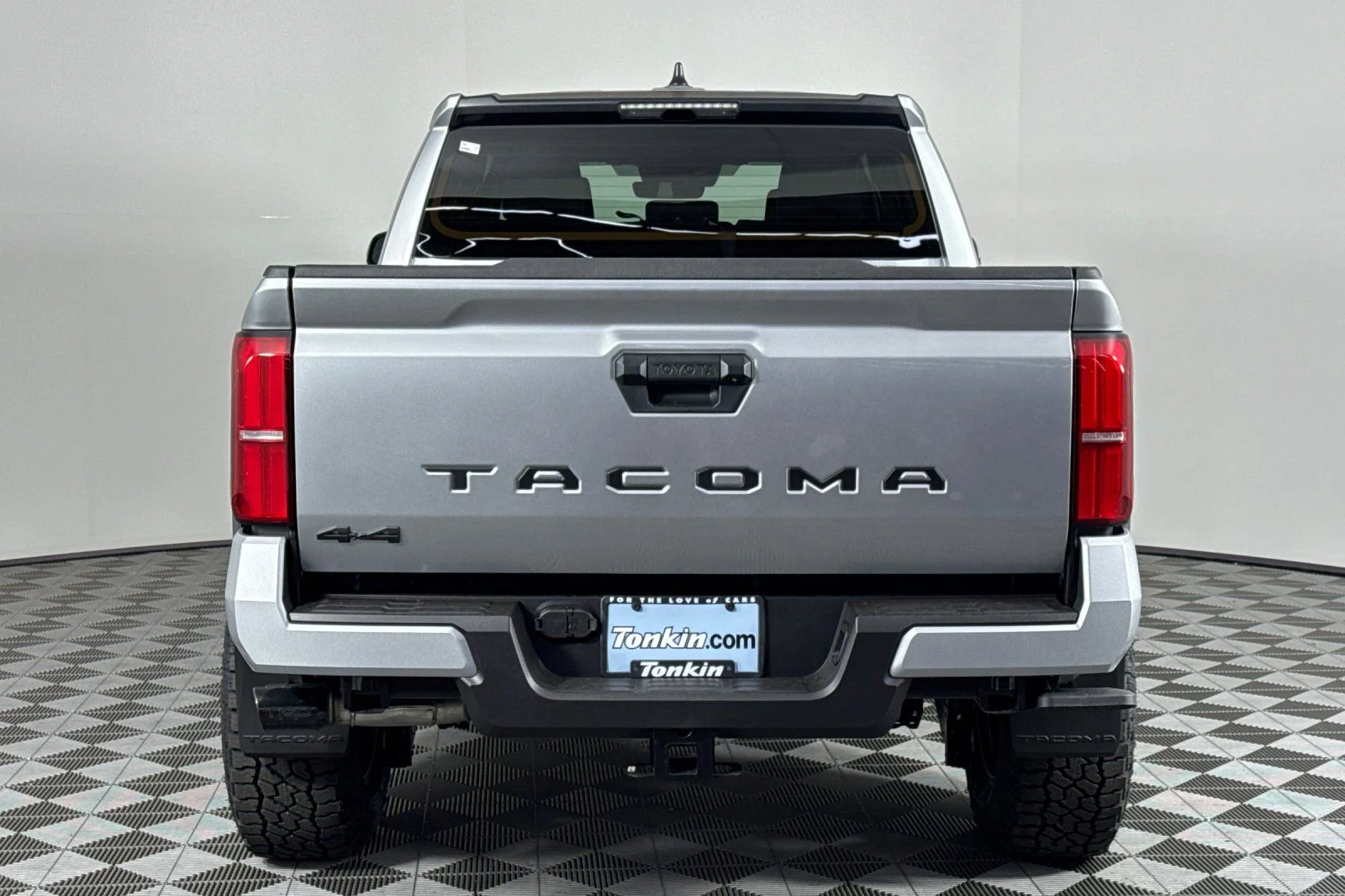 New 2025 Celestial Silver Metallic Toyota  SR5 image 5