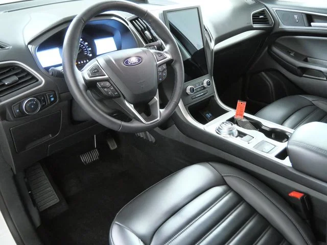 Used 2024 White Ford SEL image 4