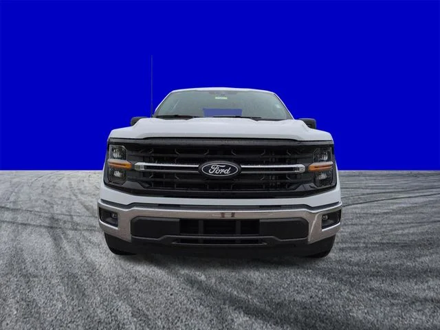 New 2026 Oxford White Ford XLT image 9