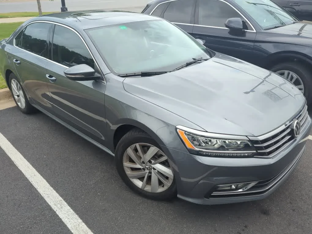 2018 Volkswagen Passat 2.0T SE Auto's photo