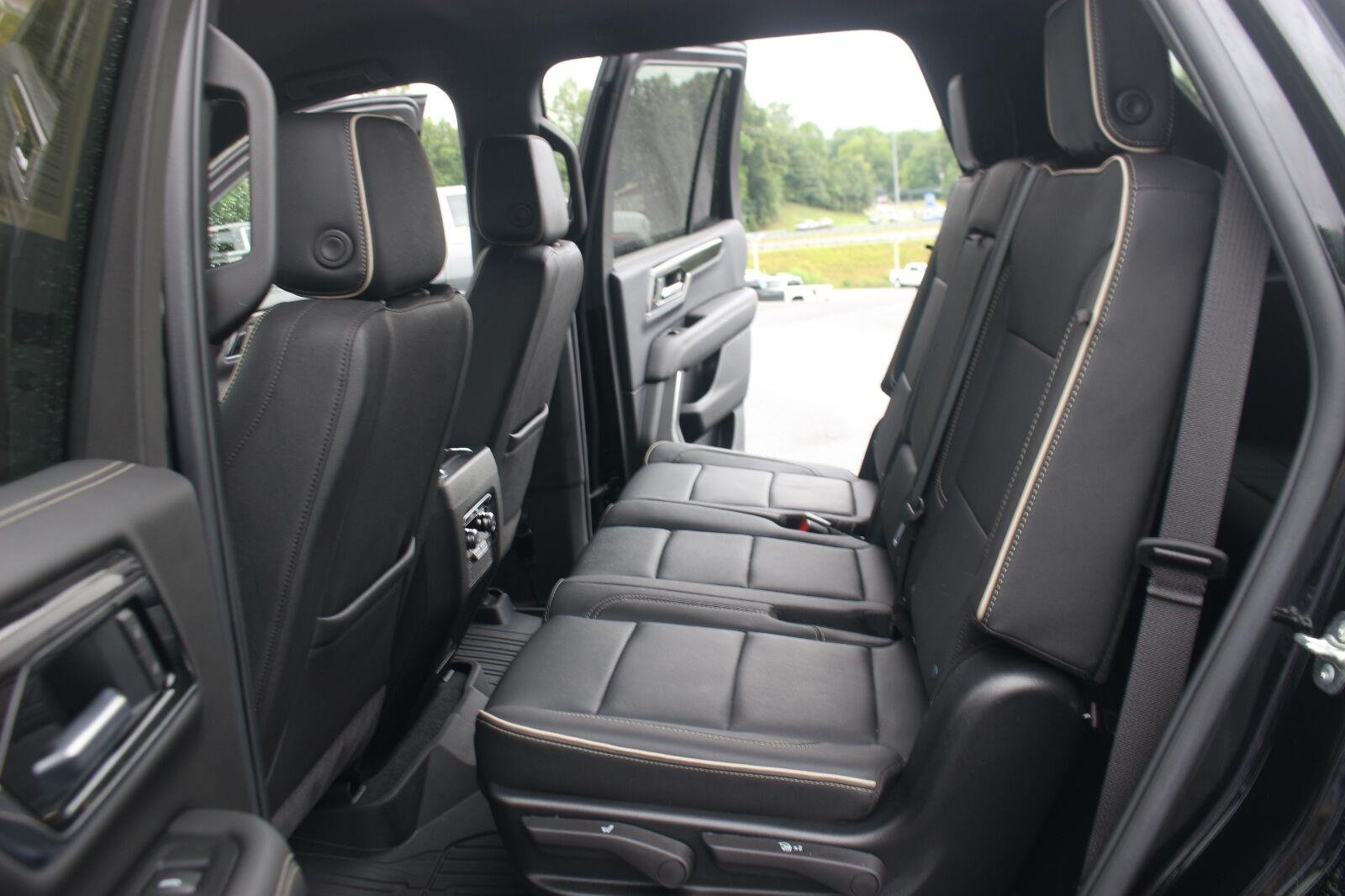Used 2026 Onyx Black GMC Elevation image 35