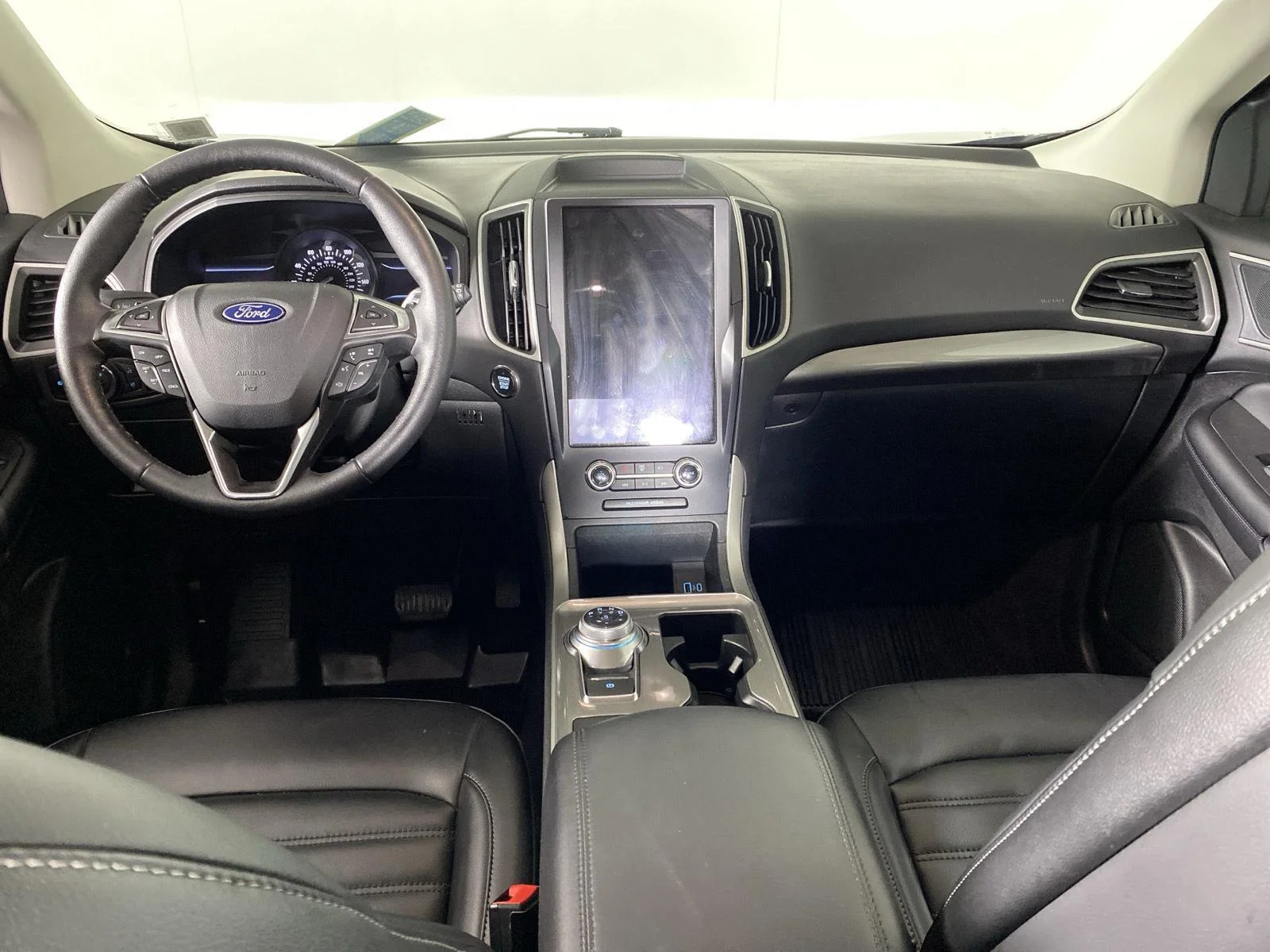 Used 2024 Burgundy Velvet Metallic Tinted Clearcoat Ford SEL image 2