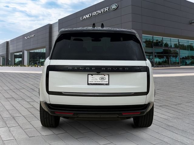 New 2026 Fuji White Land Rover SE image 4