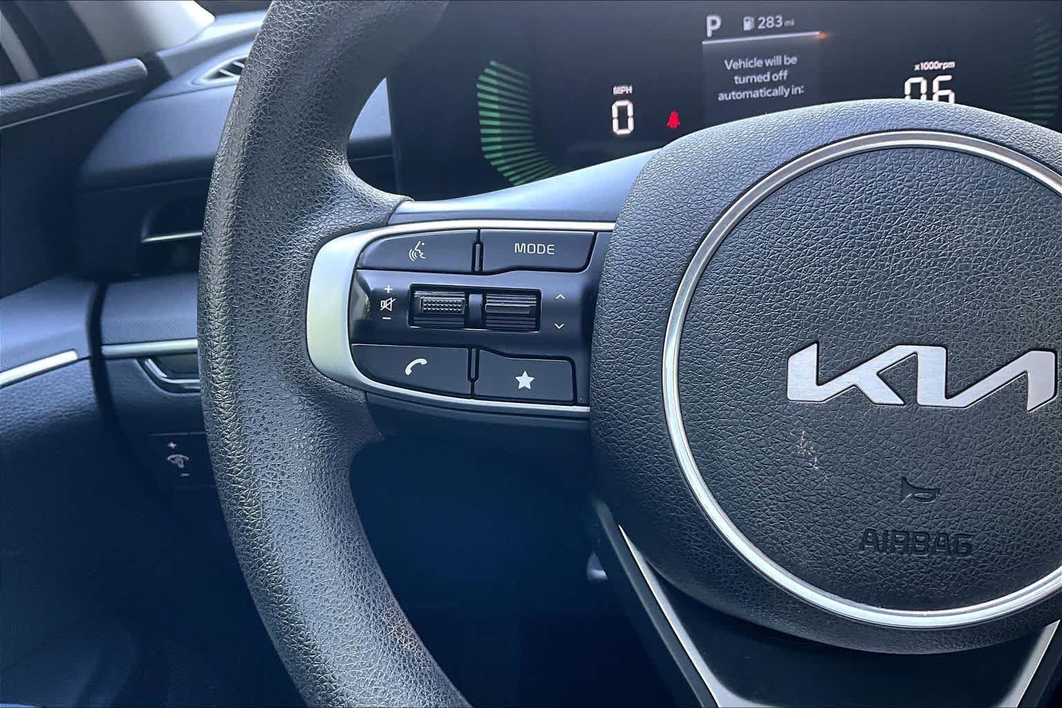 Used 2025 Snow White Pearl Kia LXS image 23