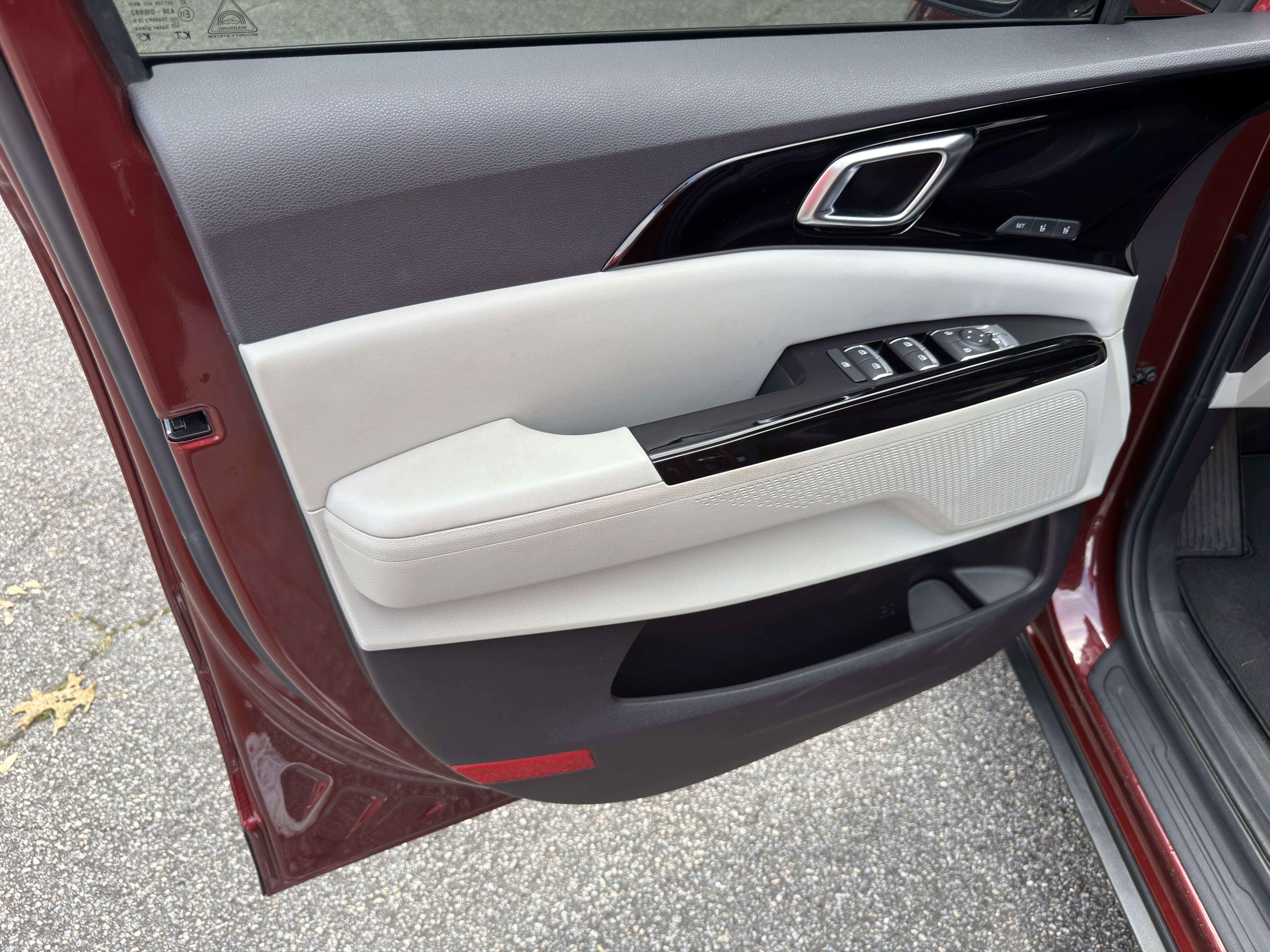 Used 2022 Flare Red Kia SX image 9