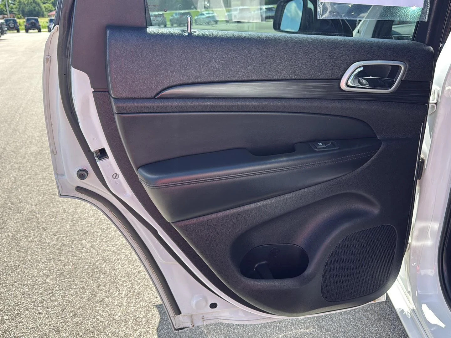 Used 2020 Bright White Clearcoat Jeep Altitude image 20
