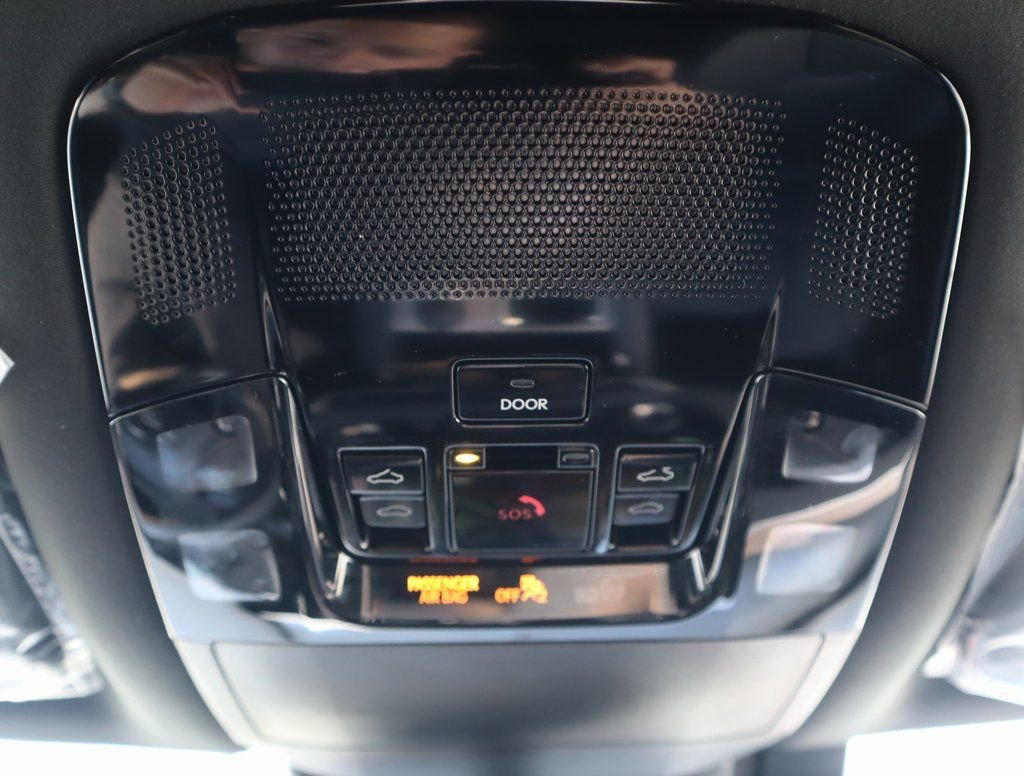 2025 Lexus RX 350 - Photo 33