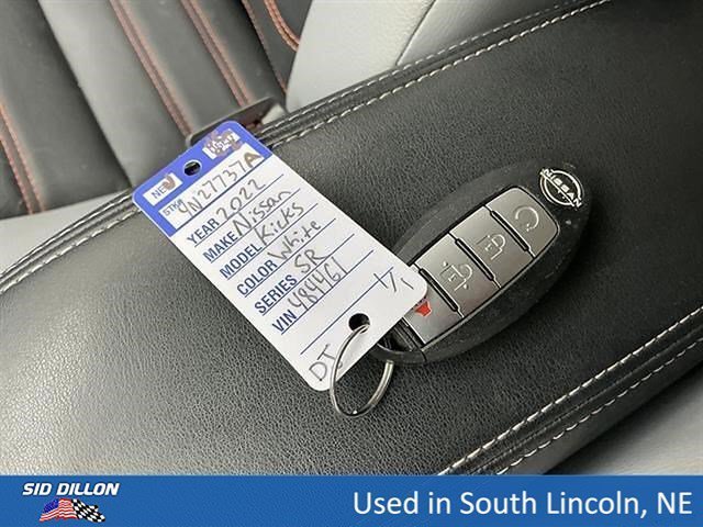 Used 2022 Aspen White Tricoat/Super Black Nissan SR image 8