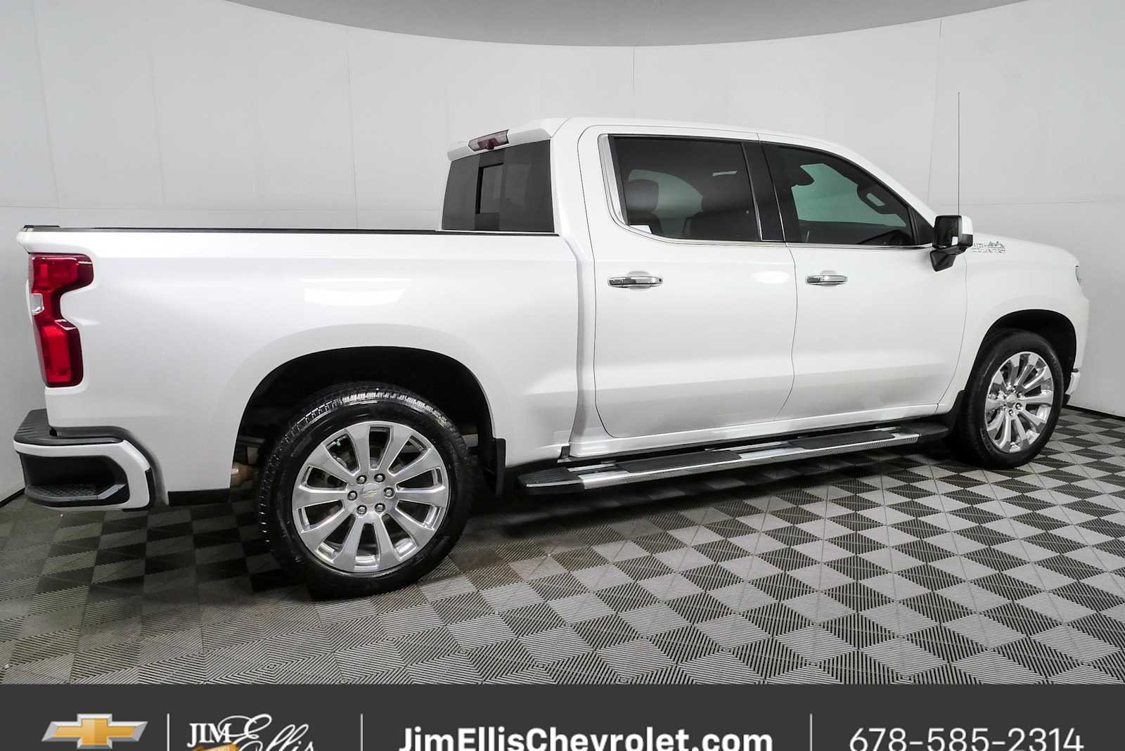 Certified Used 2021 IRIDESCENT PEARL TRICOAT Chevrolet High Country image 2