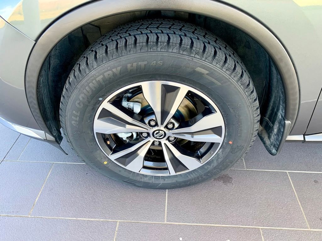 Used 2020 Gray Nissan SV image 10