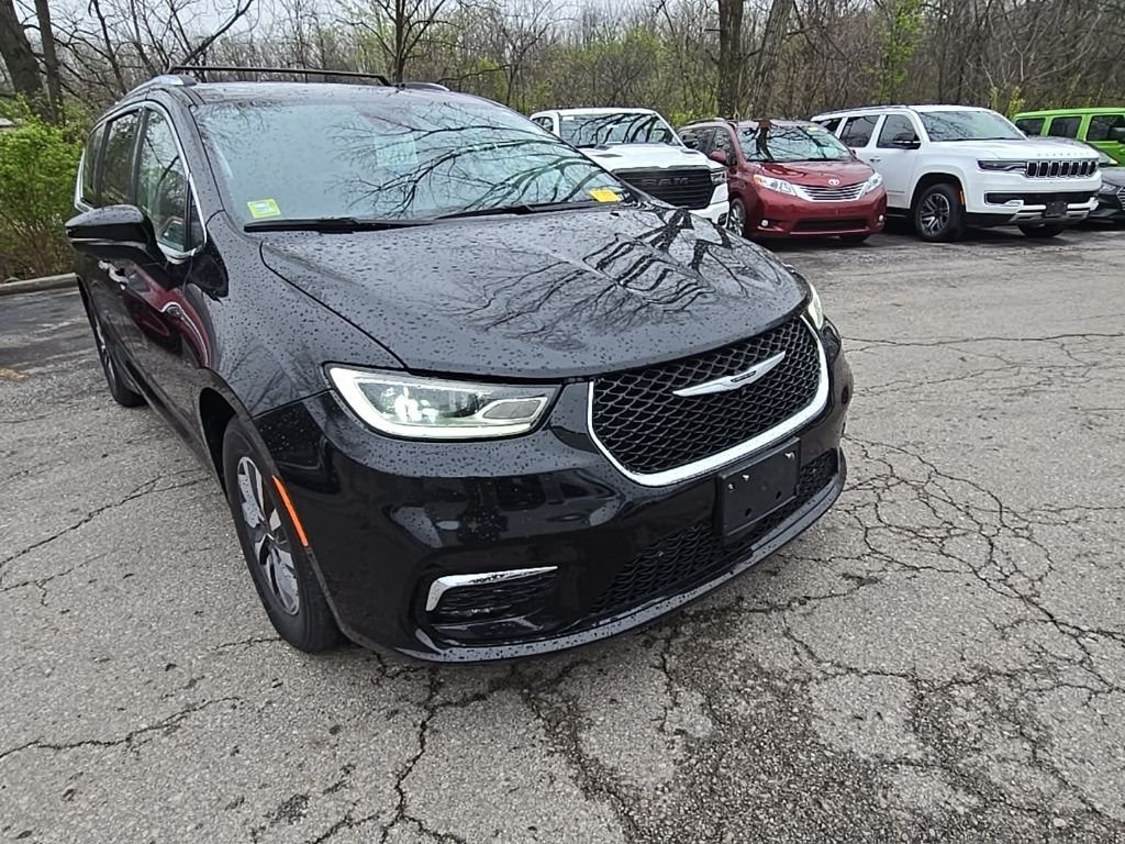 Used 2021 Black Chrysler Touring L image 11