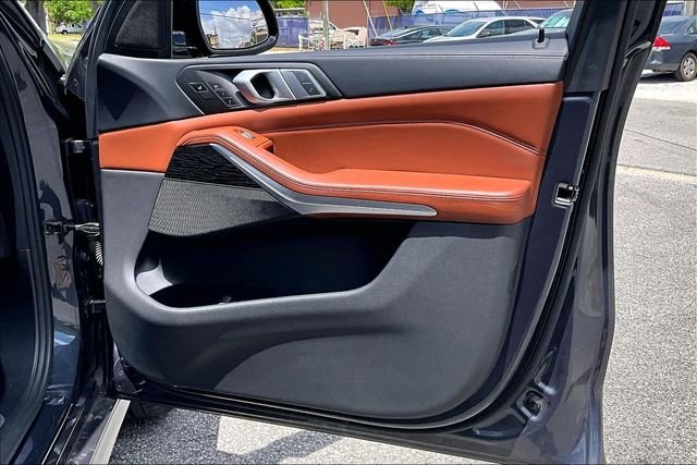 Used 2019 Gray BMW xDrive40i image 29