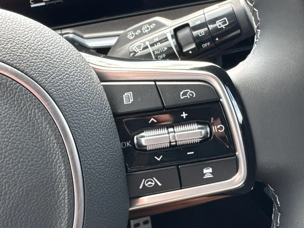 2025 Kia Sorento SX - Photo 26