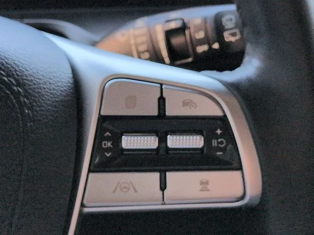 Certified Used 2025 Glacial White Pearl Kia LX image 24