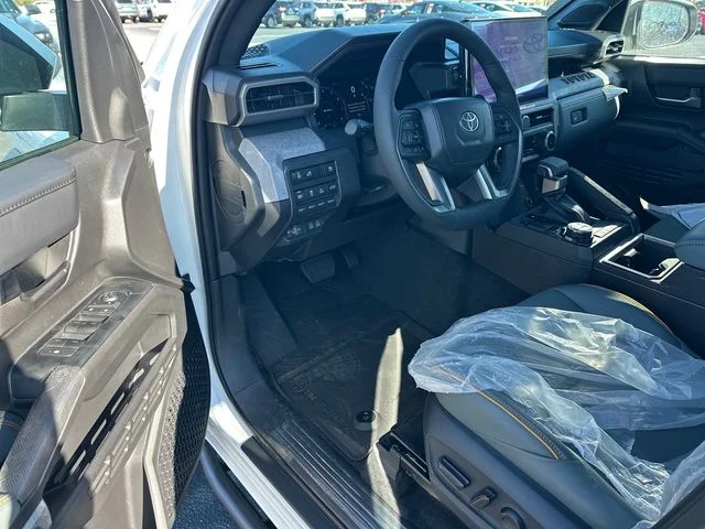 2026 Toyota Tacoma Trailhunter - Photo 6
