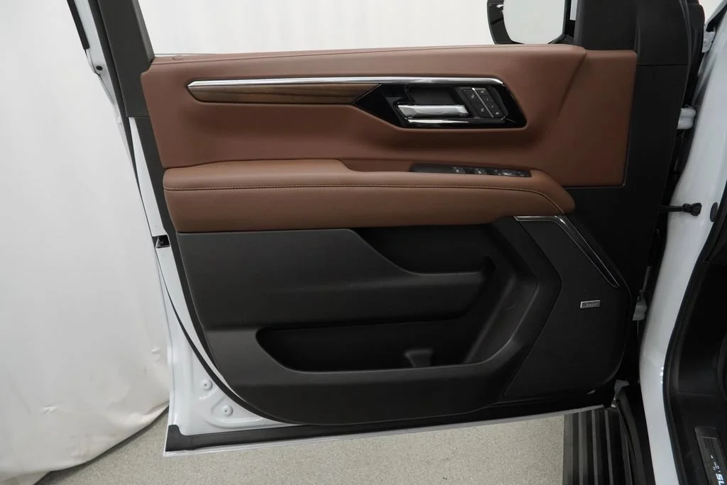New 2026 Polar White Tricoat Chevrolet High Country image 26