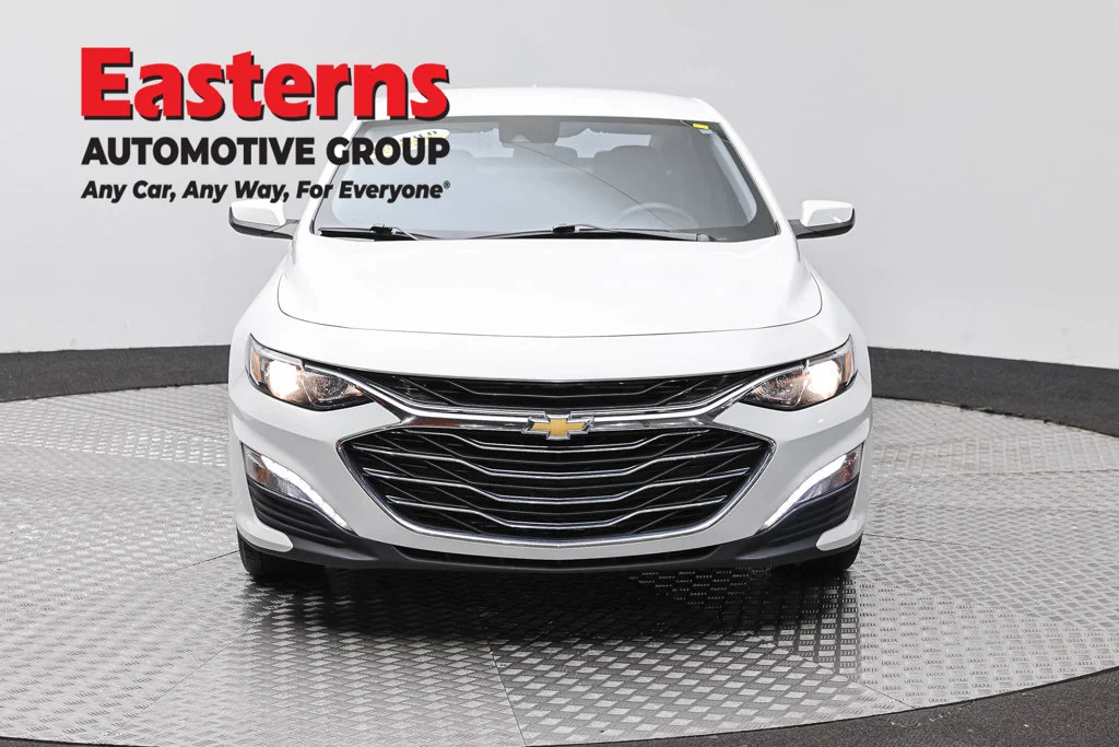 Used 2025 White Chevrolet LT image 2
