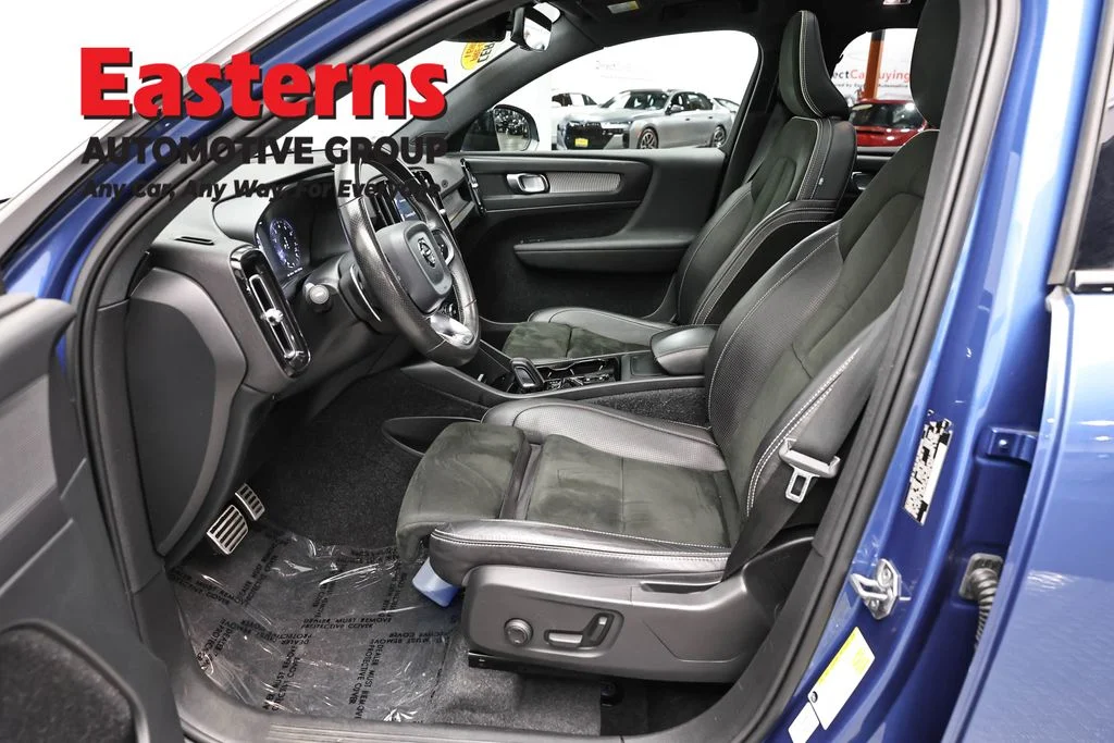 Used 2020 Blue Volvo R-Design image 14