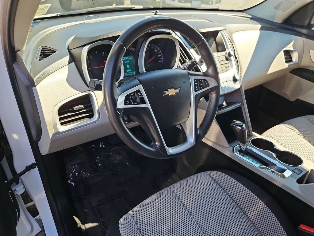 Used 2016 Iridescent Pearl Tricoat Chevrolet LT image 13