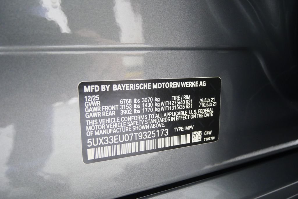 Used 2026 Skyscraper Grey Metallic BMW M60i image 26