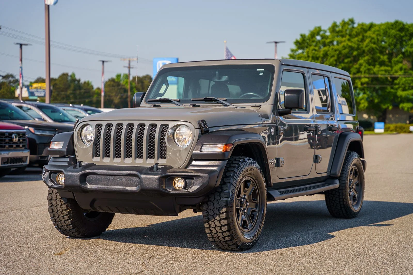 Used 2021 Gray Jeep Unlimited Sport S image 3