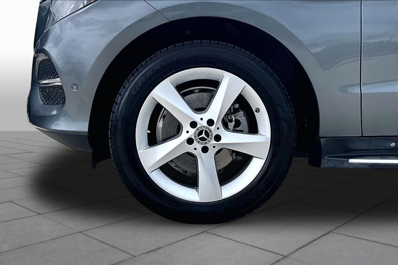 Used 2018 Selenite Grey Metallic Mercedes-Benz GLE 350 image 11