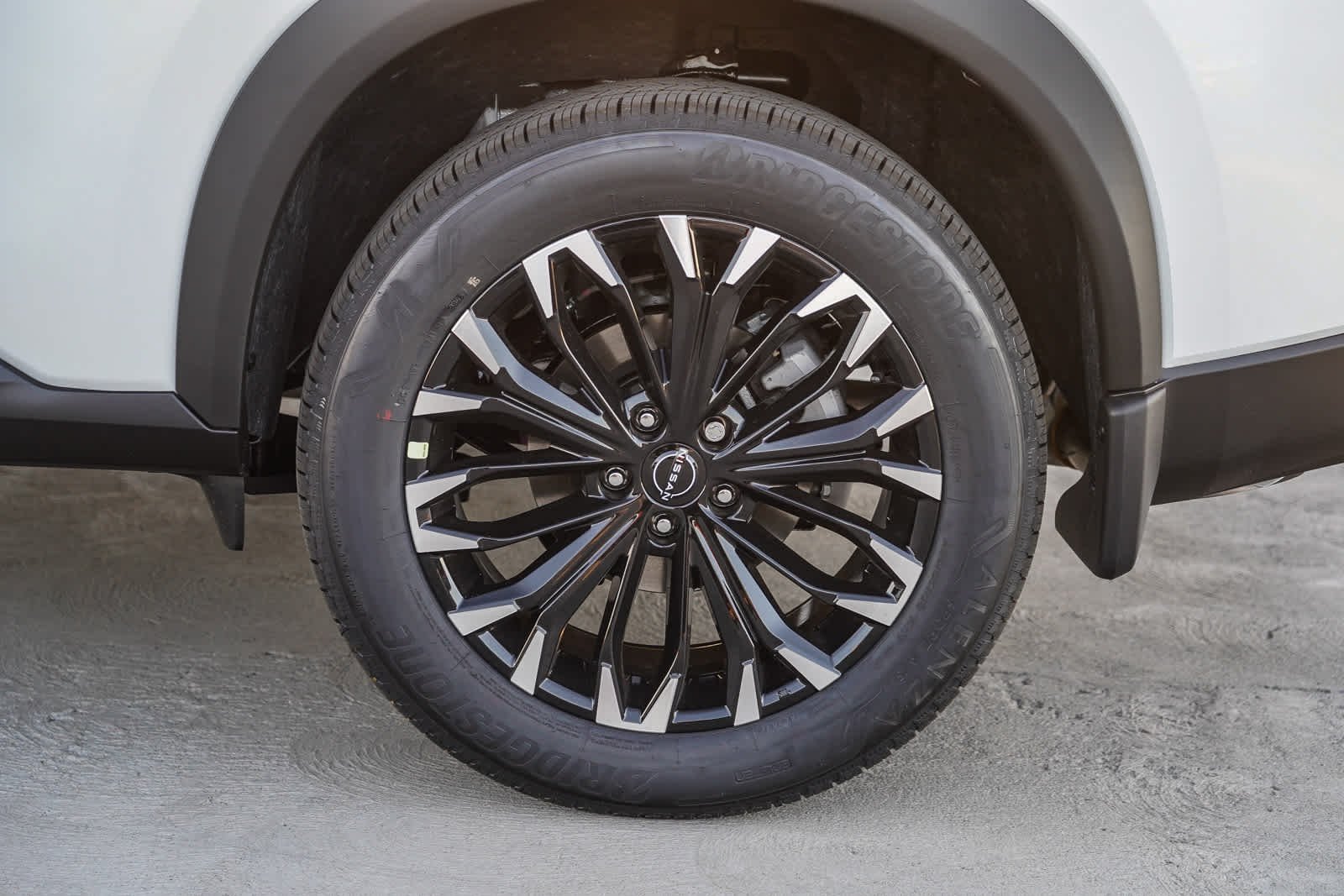 New 2026 Everest White Pearl TriCoat Nissan Dark Armor™ image 11