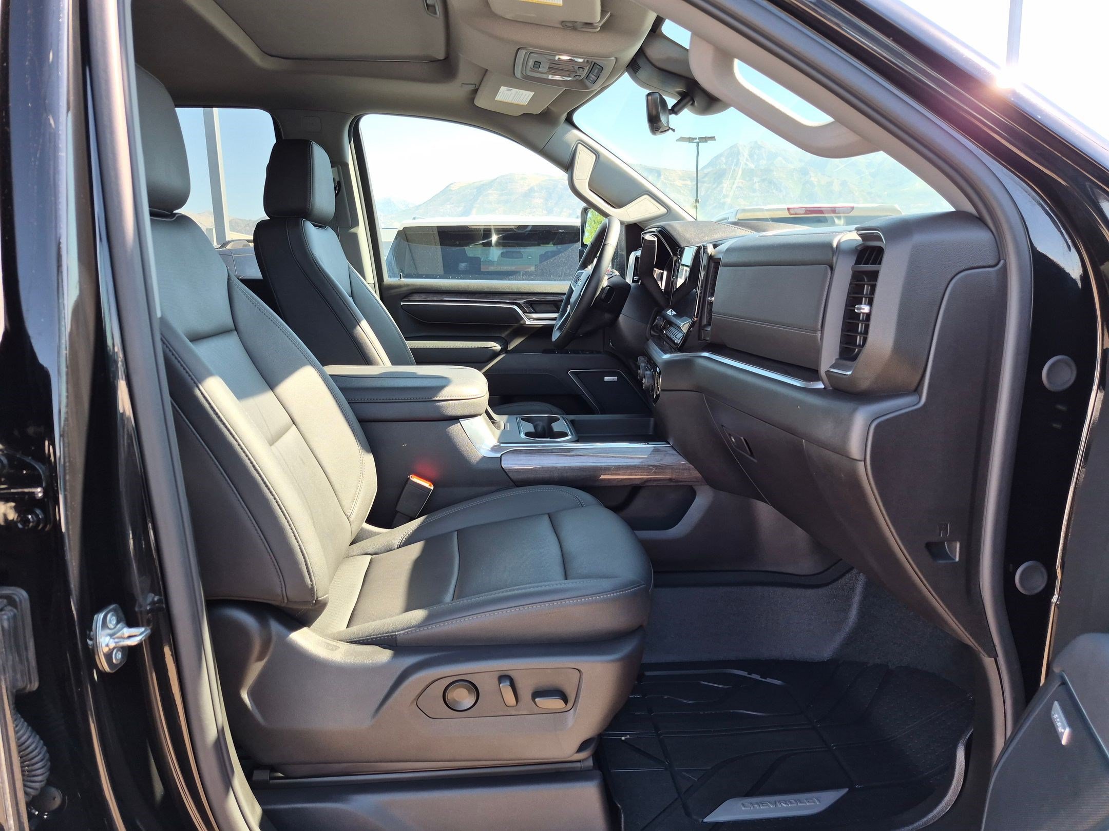 Used 2026 Black Chevrolet LTZ image 32
