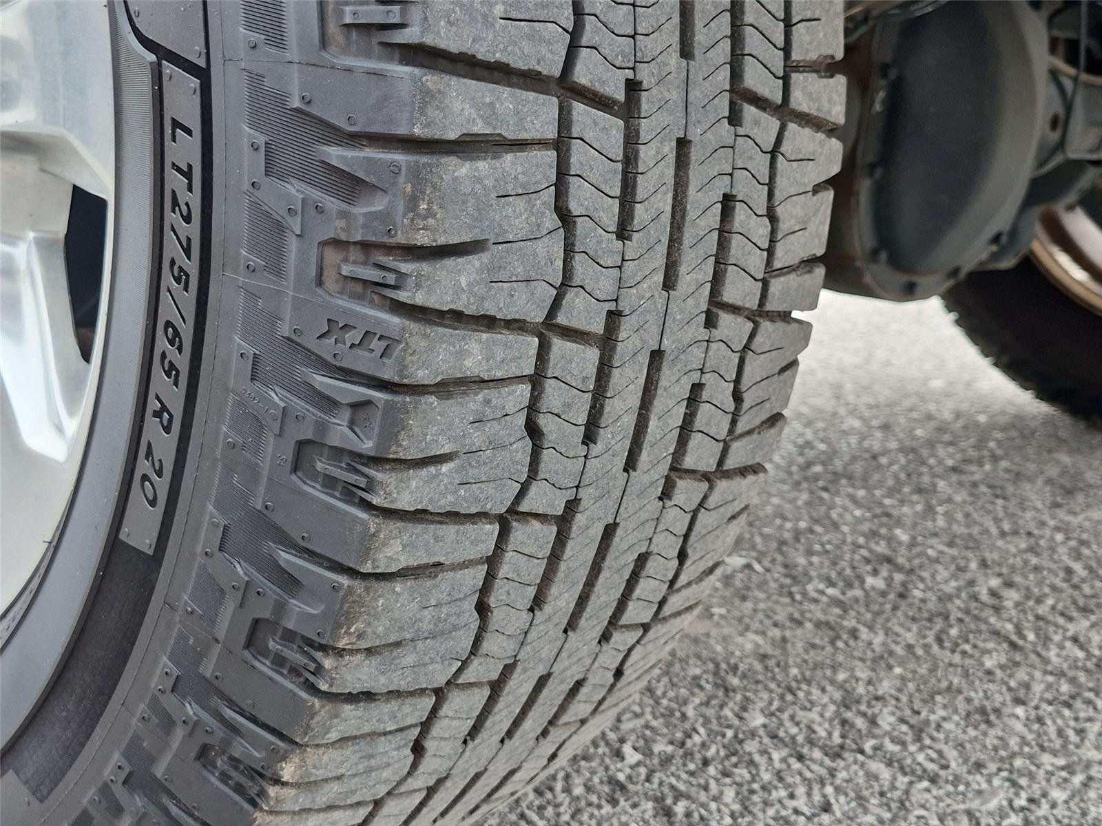Used 2018 Shadow Black Ford Platinum image 13