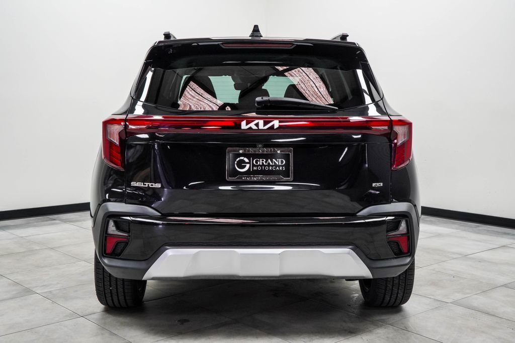 Used 2024 Black Kia SX image 11