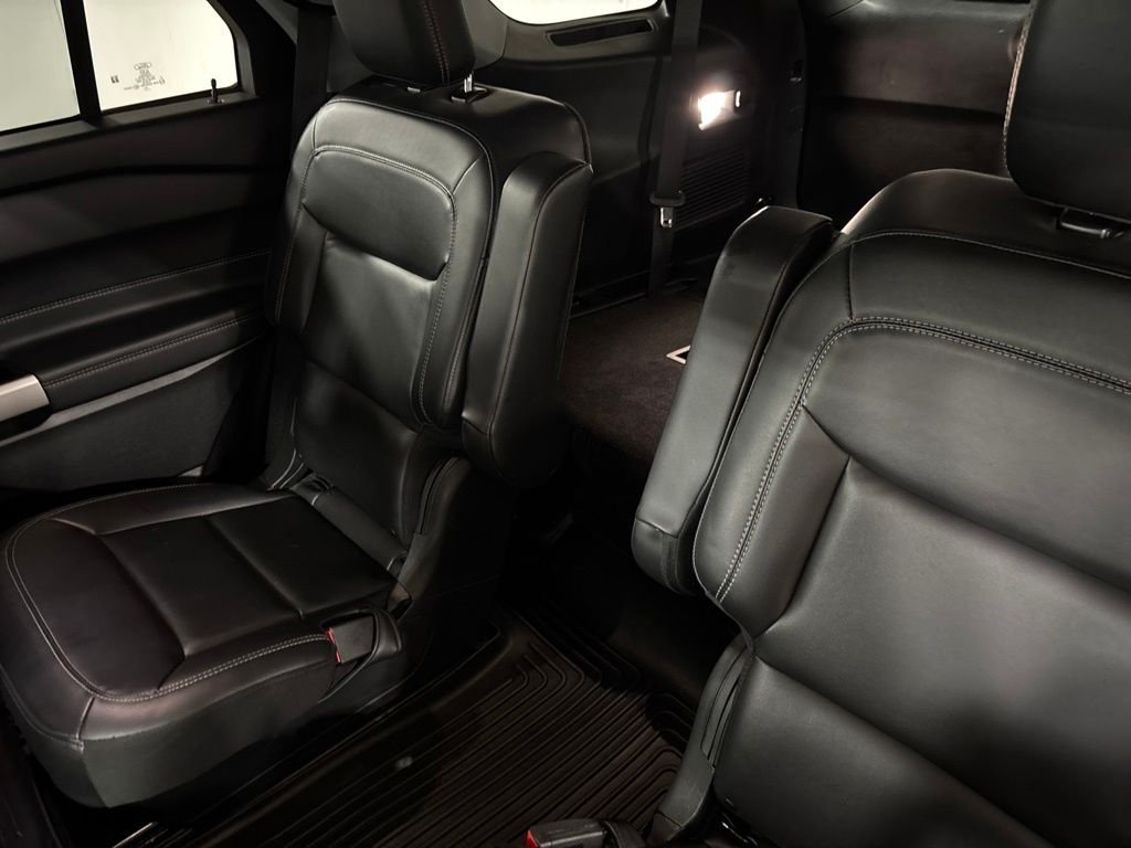 Used 2023 Gray Ford XLT image 27