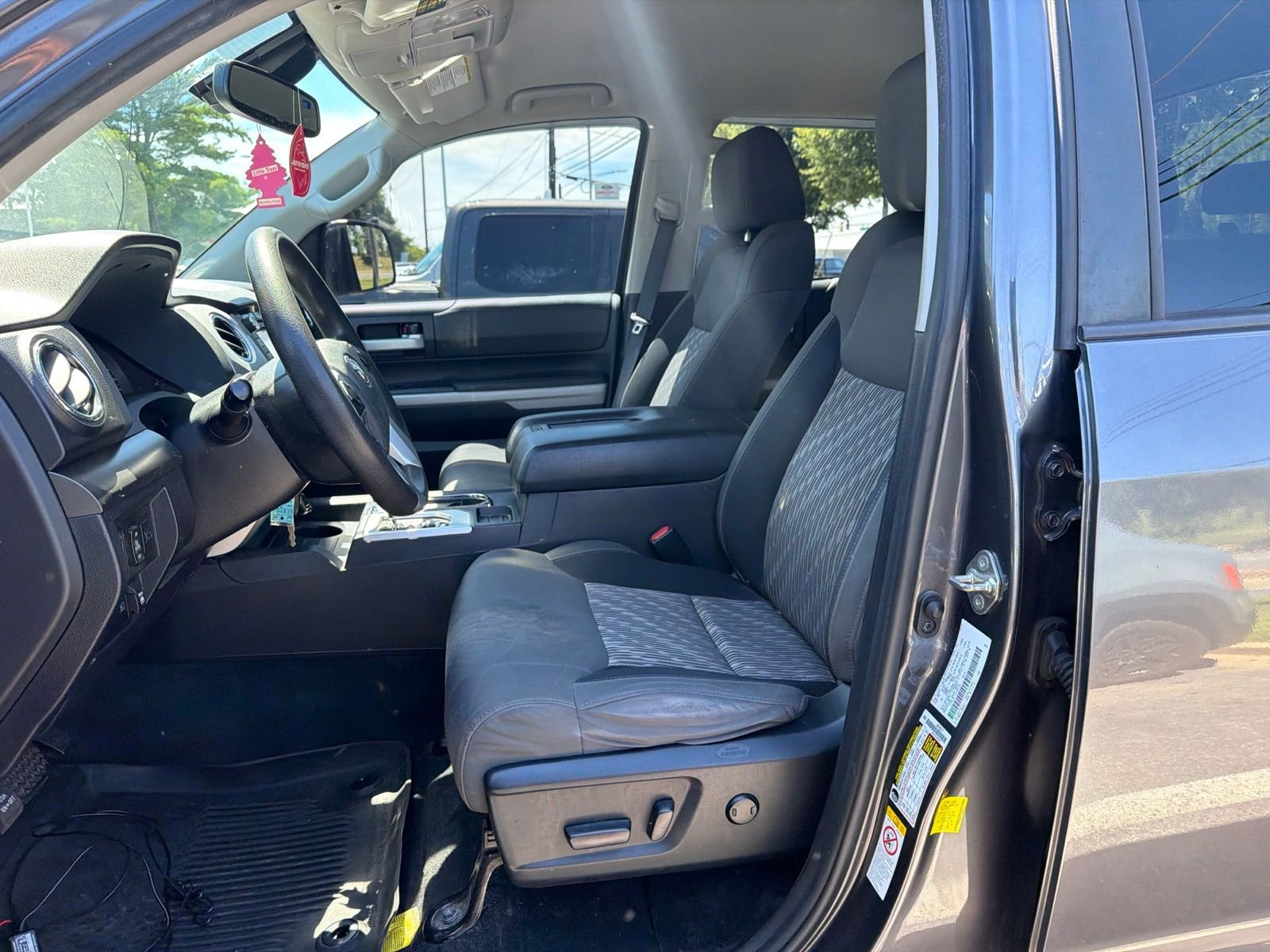Used 2019 Gray Toyota SR5 image 8