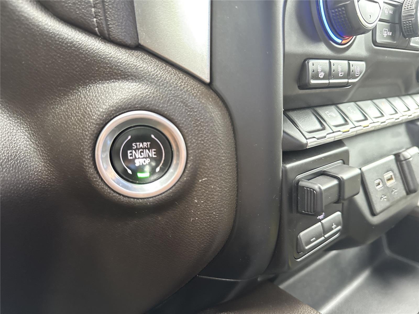 Used 2019 SILVER ICE METALLIC Chevrolet LTZ image 26