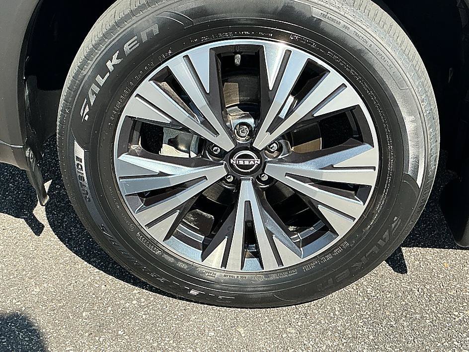 Certified Used 2023 Gun Metallic Nissan SV image 10
