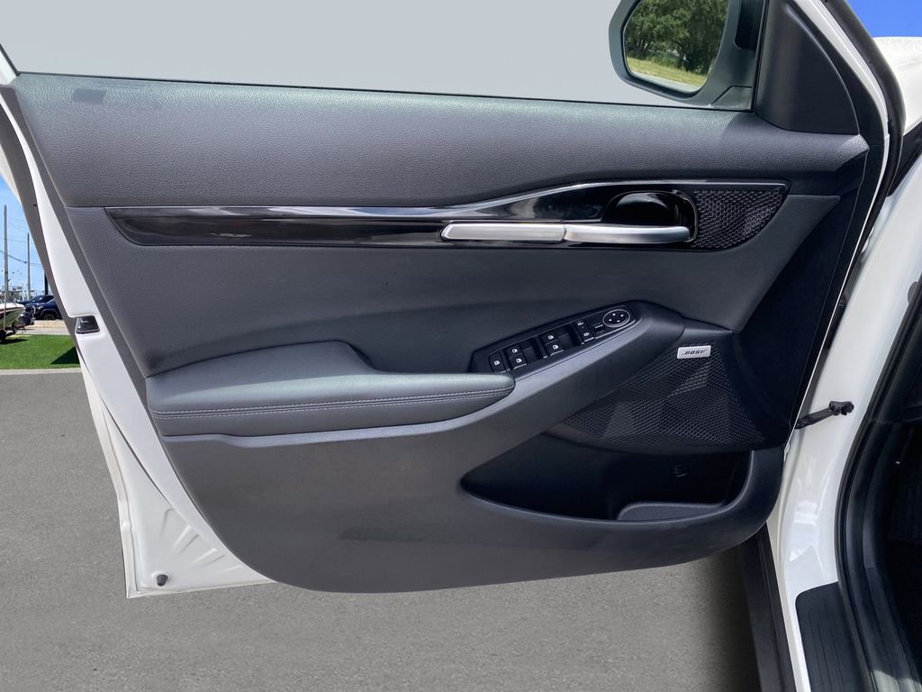 Used 2026 Clear White/Black Roof Kia SX image 17