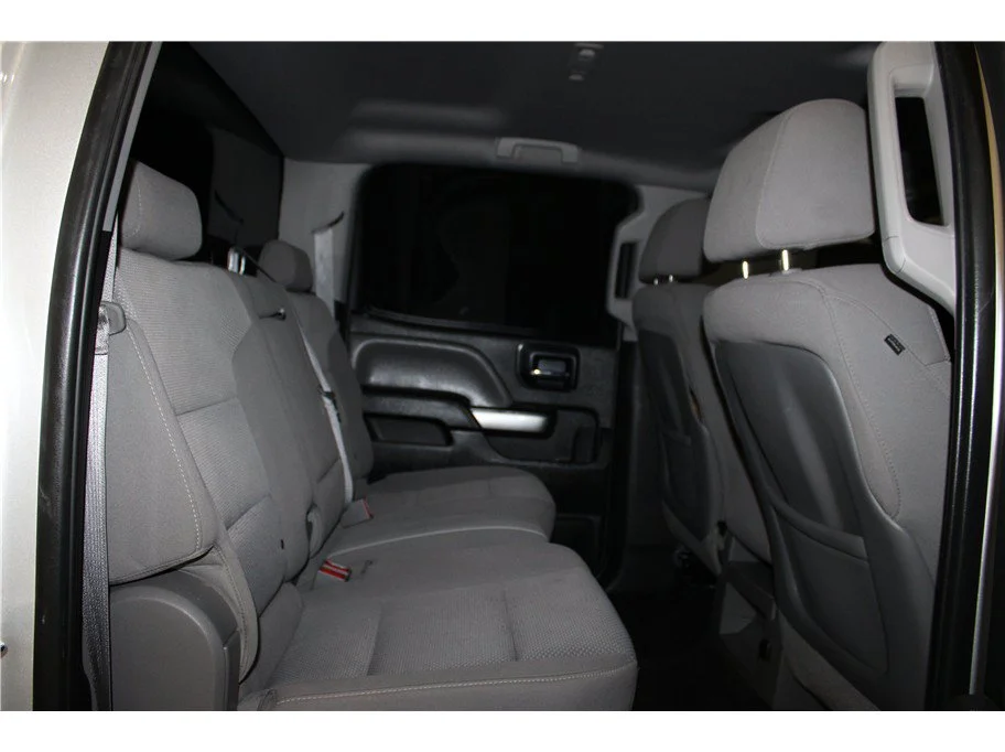 Used 2014 Silver Ice Metallic Chevrolet LT image 20