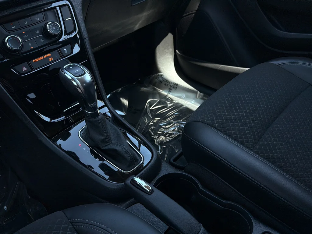 Used 2021 Ebony Twilight Metallic Buick Preferred image 12