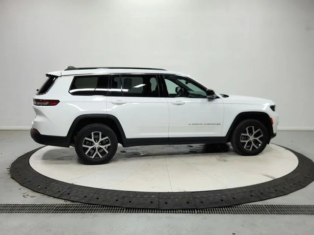 Used 2024 White Jeep Limited image 9