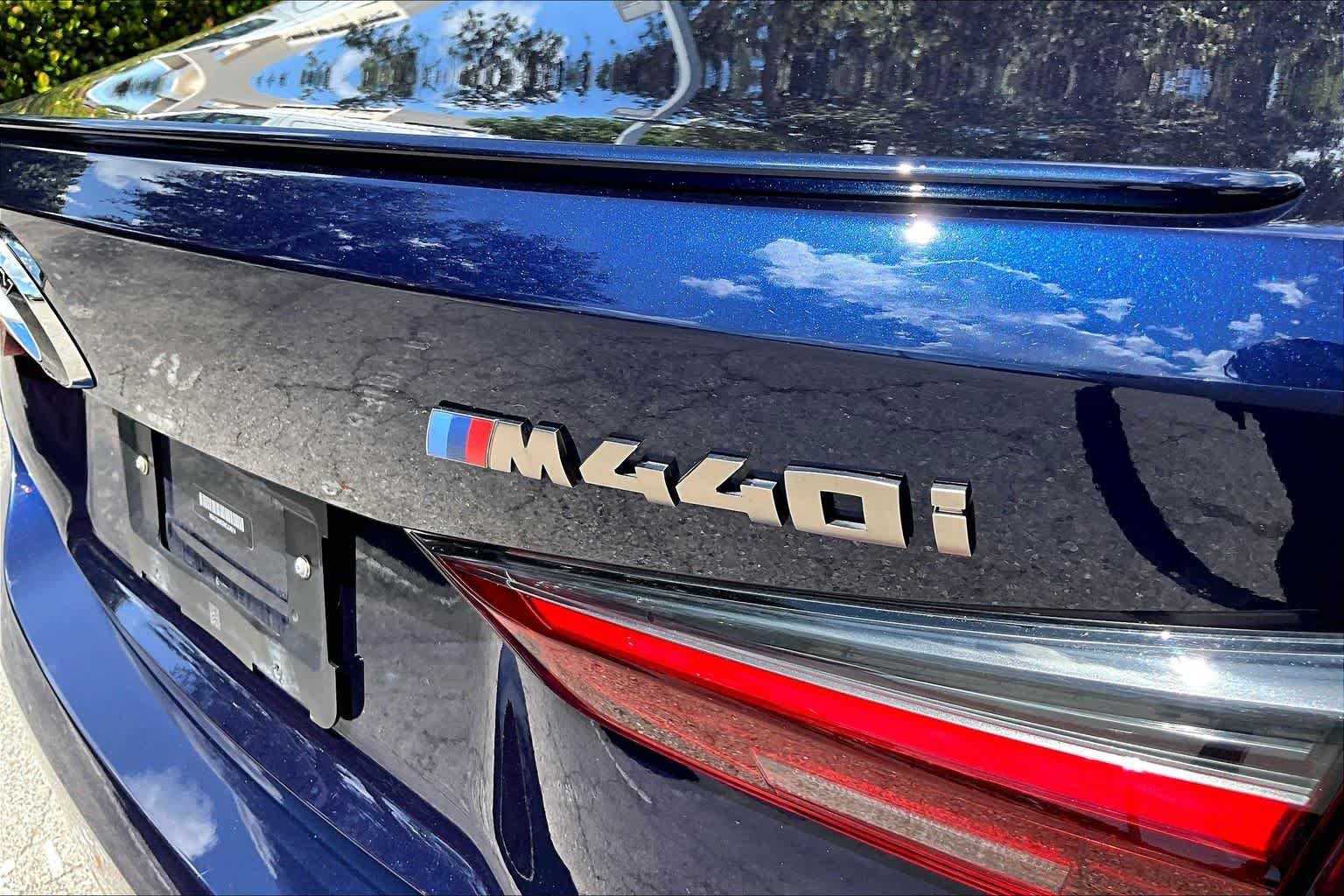 Used 2022 Tanzanite Blue II Metallic BMW M440i xDrive image 10