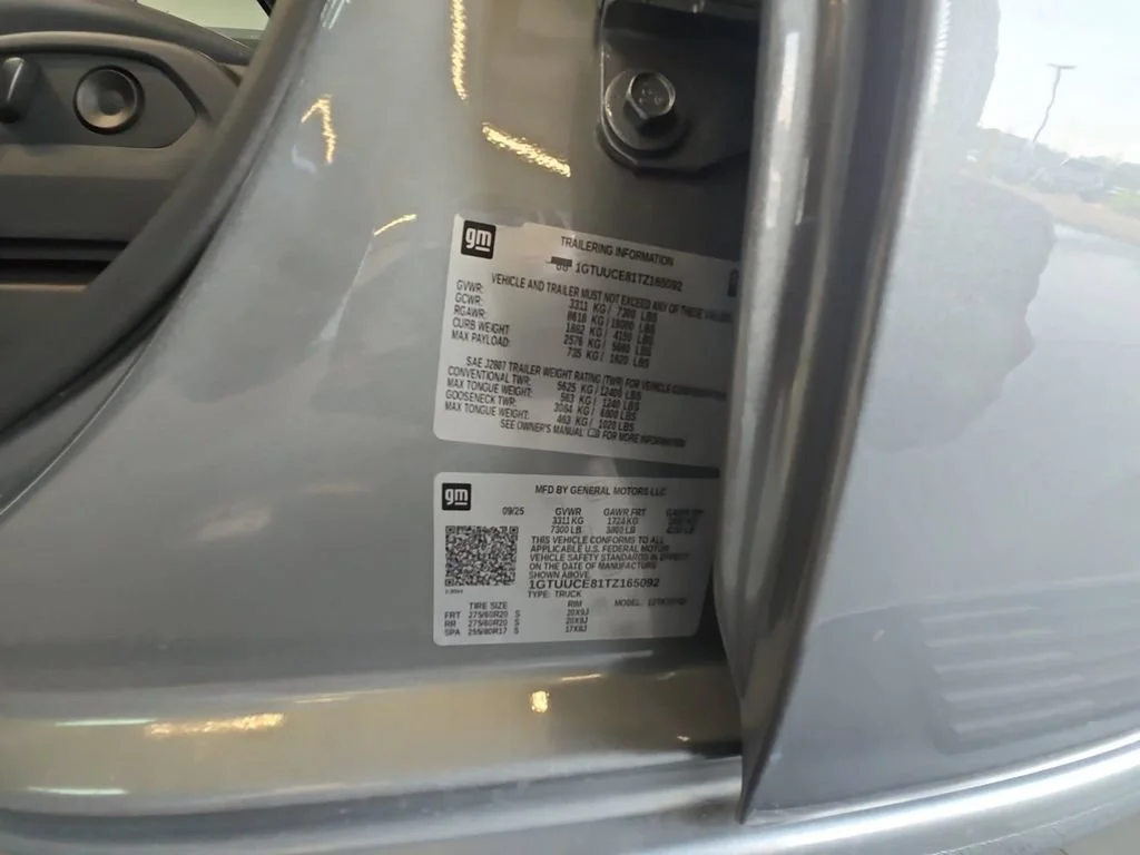 Certified Used 2026 Sterling Metallic GMC Elevation image 25